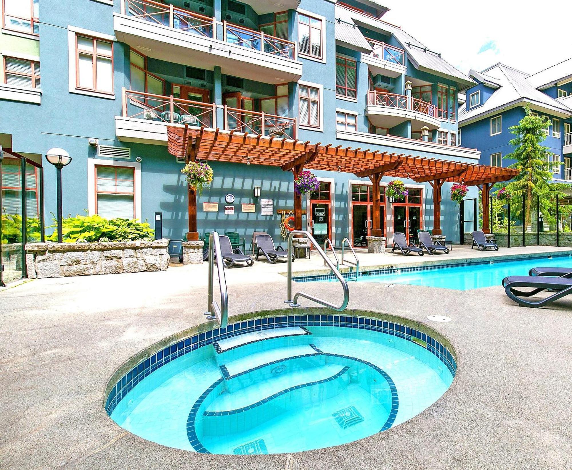 Alpenglow Lodge Bear Wonder One Bedroom By Mva Whistler Exterior foto