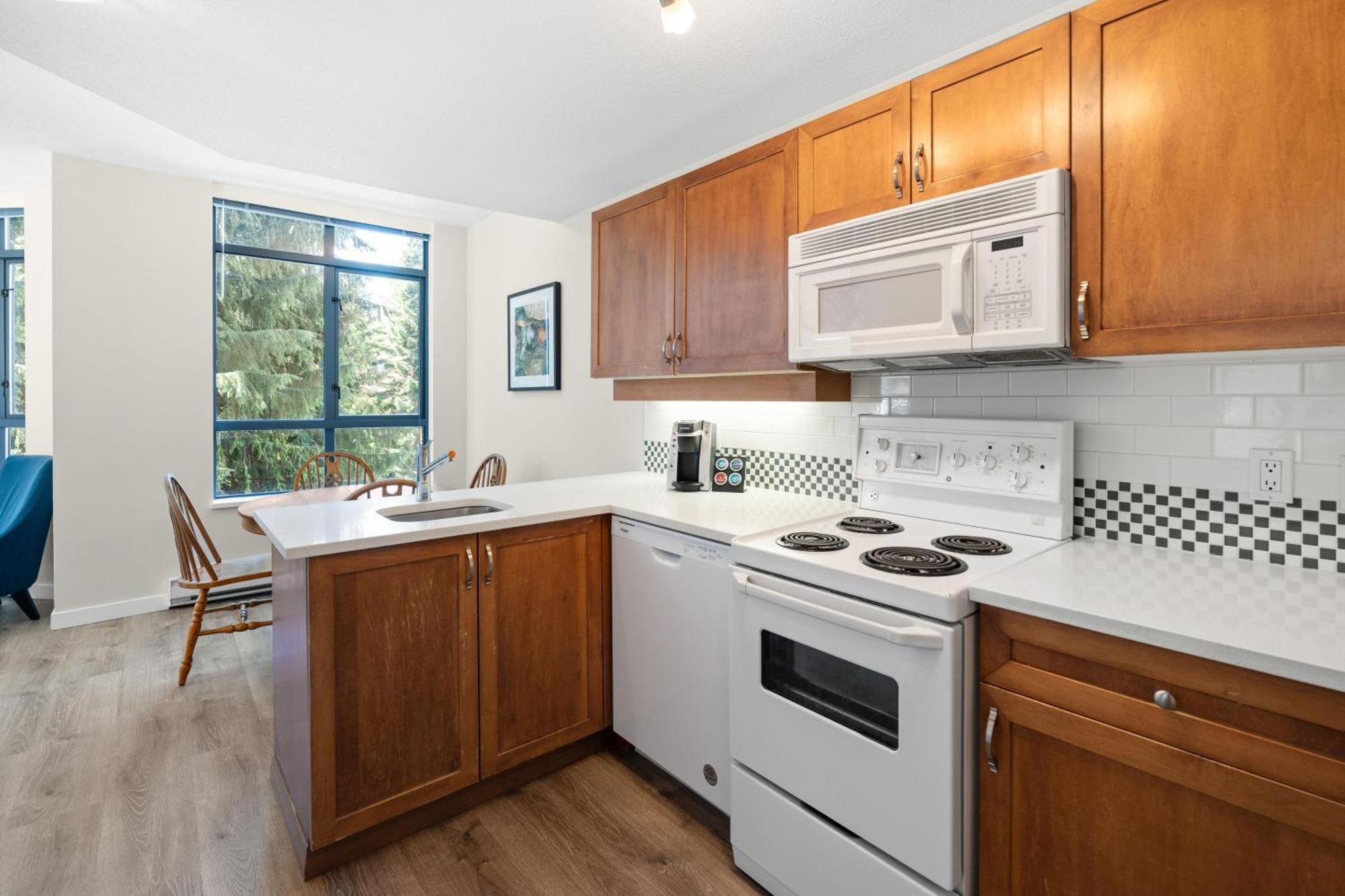 Alpenglow Lodge Bear Wonder One Bedroom By Mva Whistler Exterior foto